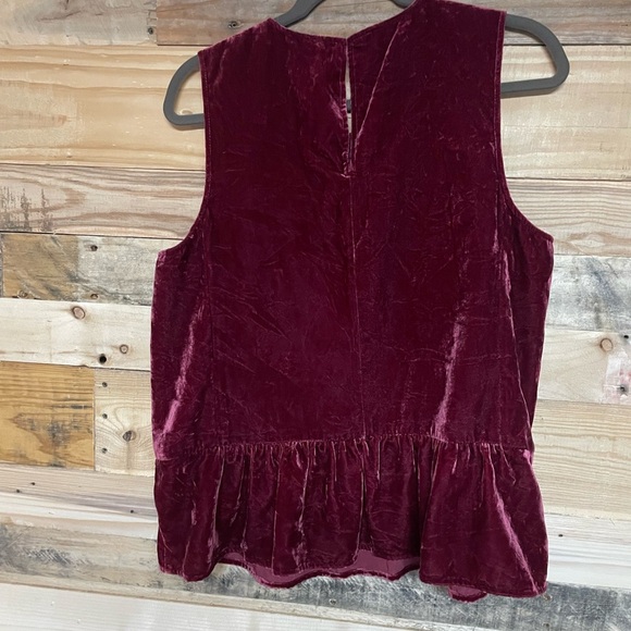 J.Crew size12 Scoop Neck Rich Burgundy Soft Velvet Sleeveless Blouse with Button - Picture 7 of 7